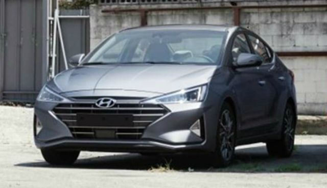 Hyundai Elantra Facelift Spied Again